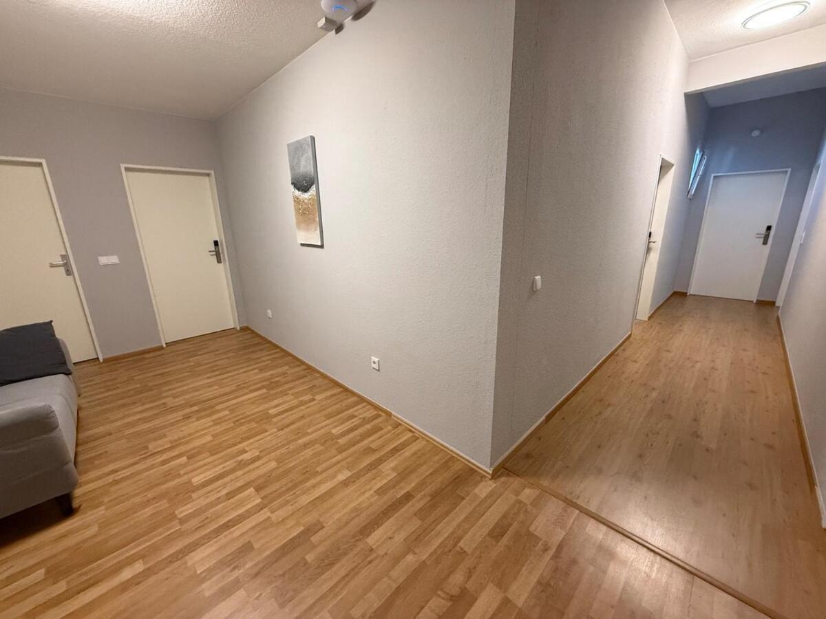 Apartment 1 In Location-primrose *